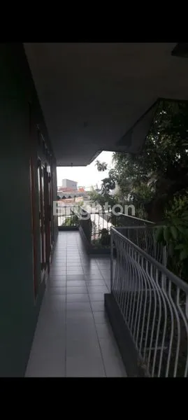 image RUMAH SIAP HUNI 2 LANTAI KEMAYORAN (4)