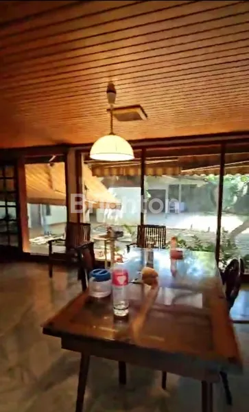 image RESTO, CAFE, KANTOR + MESS KARYAWAN, SHOW ROOM DI KOMPOL. MAKSUM (JL. DR. CIPTO)  (4)