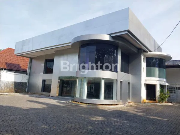 GEDUNG DI SEMARANG TENGAH SIAP PAKAI