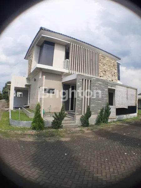 image [SALE] RUMAH VILLA ROYAL (1)