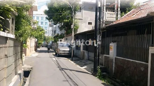 image RUMAH STRATEGIS POSISI TUSUK SATE HITUNG TANAH JALAN 2 ROW MOBIL COCOK UNTUK HUNIAN TENANG/KOS-KOSAN & TEMPAT USAHA, CIDENG, JAKARTA PUSAT (3)