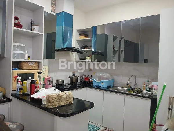 image RUMAH HOOK  2 LANTAI DI KOTA WISATA CIBUBUR BEKASI (8)