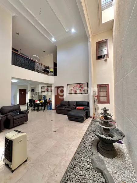 image RUMAH 2 LANTAI ROW 3 MOBIL RAPI TERAWAT SIAP HUNI PURI IDAH (1)