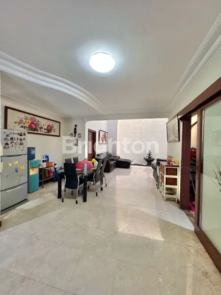 image RUMAH 2 LANTAI ROW 3 MOBIL RAPI TERAWAT SIAP HUNI PURI IDAH (2)