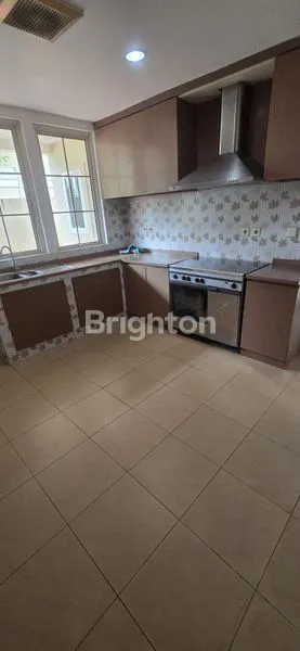 image RUMAH MEWAH FULLY FURNISHED @ LIPPO VILLAGE TANGERANG (7)