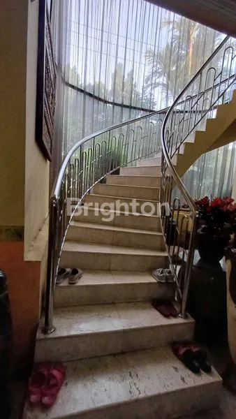 image JUAL RUMAH RAYA MERR SURABAYA (3)