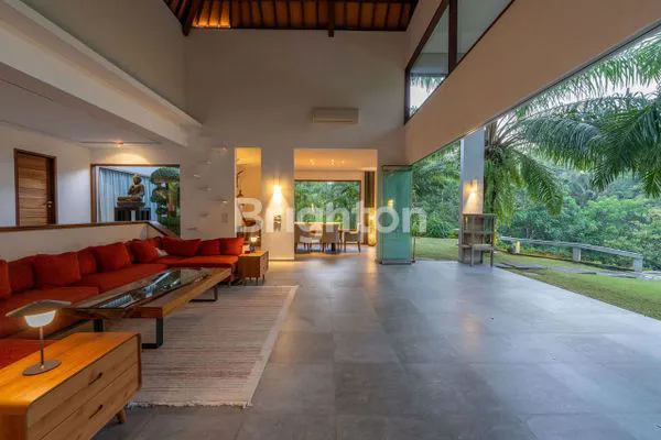 image LOOKING FOR SPECIAL BUYER FOR A VERY SPECIAL VILLA IN TABANAN (6)