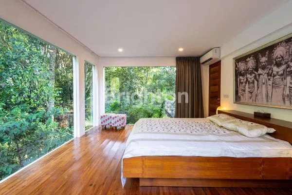 image LOOKING FOR SPECIAL BUYER FOR A VERY SPECIAL VILLA IN TABANAN (4)