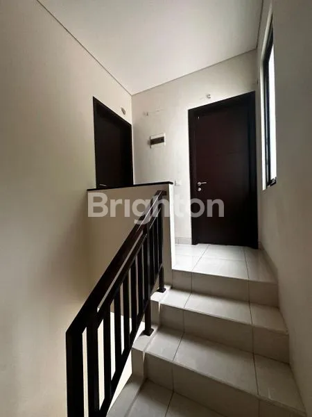 image RUMAH SERPONG BSD DE LATINOS TERAWAT KAWASAN ASRI (5)
