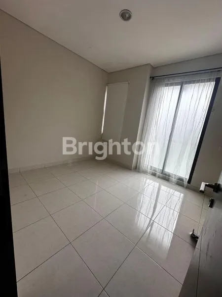 image RUMAH SERPONG BSD DE LATINOS TERAWAT KAWASAN ASRI (8)