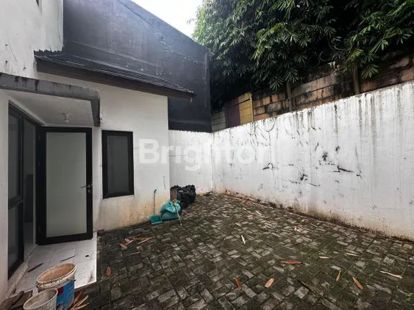 image RUMAH SERPONG BSD DE LATINOS TERAWAT KAWASAN ASRI (6)