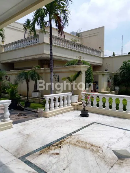 RUMAH MODERN DENGAN POLL 1 LANTAI STRATEGIS DI DEKAT ACCES KE A.YANNI ROYAL PLAZA PETRA DAN KE TENGAH KOTA & TOLL WARU