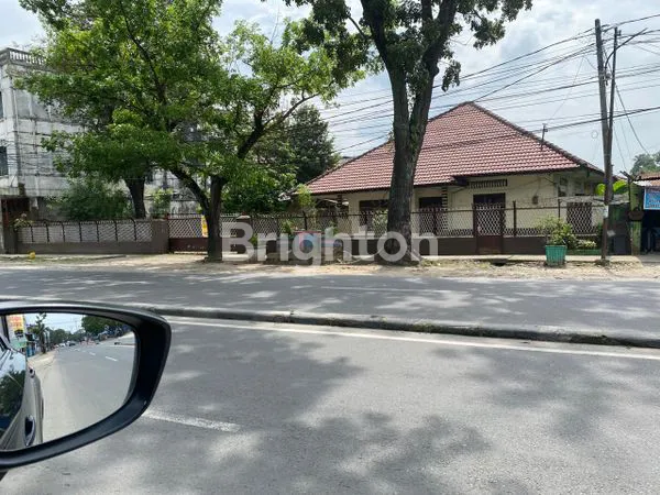 DISEWAKAN RUMAH DAERAH YOS SUDARSO MEDAN