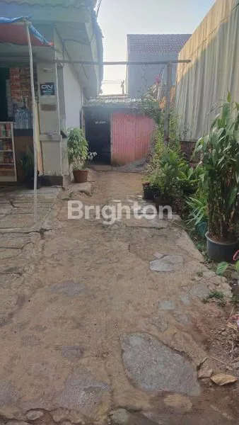 image RUMAH 1 LANTAI DAN KAVLING TANAH DI JALAN UTAMA MANGLAYANG REGENCY BANDUNG TIMUR, SANGAT COCOK UNTUK TEMPAT TINGGAL SEKALIGUS BERAGAM TEMPAT USAHA. (4)