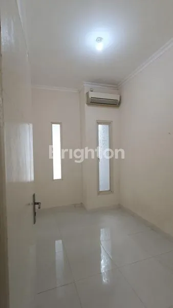 image RUMAH 1 LANTAI DI GRAHA SUKOLILO REGENCY DEKAT ITS & UNIVERSITAS HANG TUAH SURABAYA (6)