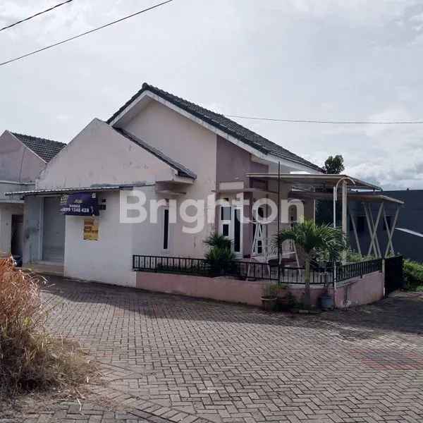 image JUAL CEPAT RUMAH HOOK LETAK STRATEGIS  (3)