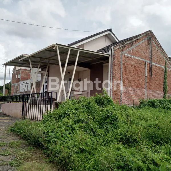 image JUAL CEPAT RUMAH HOOK LETAK STRATEGIS  (4)