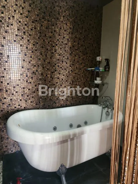 image RUMAH MEWAH SIAP HUNI CIBUBUR JAKARTA TIMUR, DEKAT SEKOLAH AL AZHAR CIBUBUR DEKAT MALL TRANS STUDIO CIBUBUR DEKAT RS MEILIA, RS PERMATA CIBUBUR, RS MITRA KELUARGA CIBUBUR  DEKAT LRT HARJAMUKTI KURANG DARI 10 MENIT KE PINTUL TOL JAGORAWI (2)