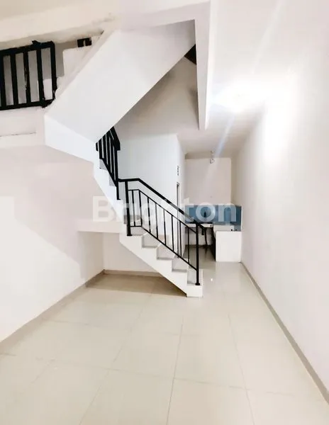 image RUMAH BARU 3 LANTAI STRATEGIS BEBAS BANJIR DI TANJUNG DUREN, JAKARTA BARAT (1)