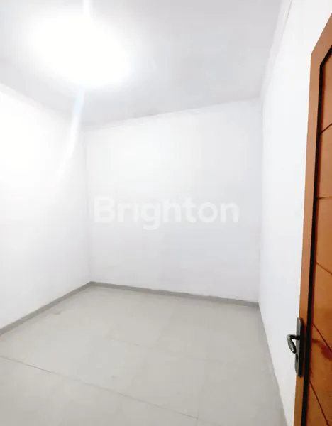 image RUMAH BARU 3 LANTAI STRATEGIS BEBAS BANJIR DI TANJUNG DUREN, JAKARTA BARAT (3)