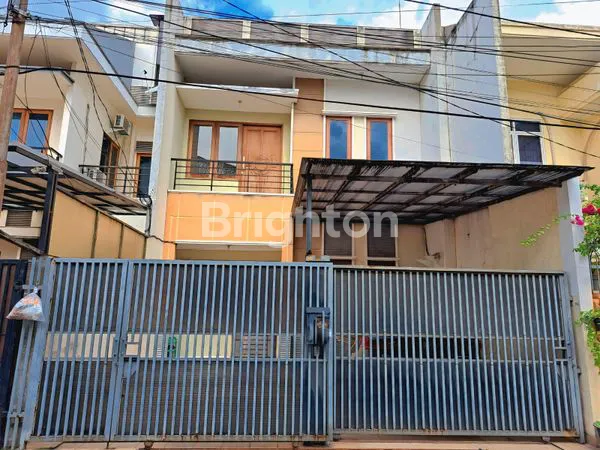 image RUMAH 2,5 LANTAI STRATEGIS DI DURI KEPA JAKARTA BARAT (1)