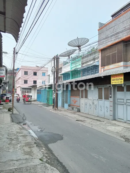 image RUMAH STRATEGIS DI JL BESI, COCOK UNTUK KOS/KANTOR (1)