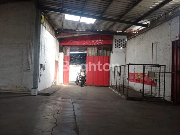 image GUDANG SIAP PAKAI MASUK KONTAINER DI TENGAH KOTA BANDUNG DI JALAN SOEKARNO HATTA BANDUNG (3)