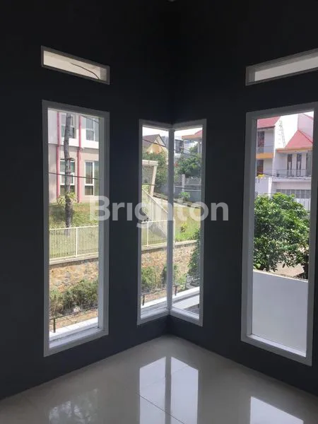 image RUMAH BARU DESAIN MODERN SIAP HUNI DI SETIABUDI REGENCY BANDUNG (4)