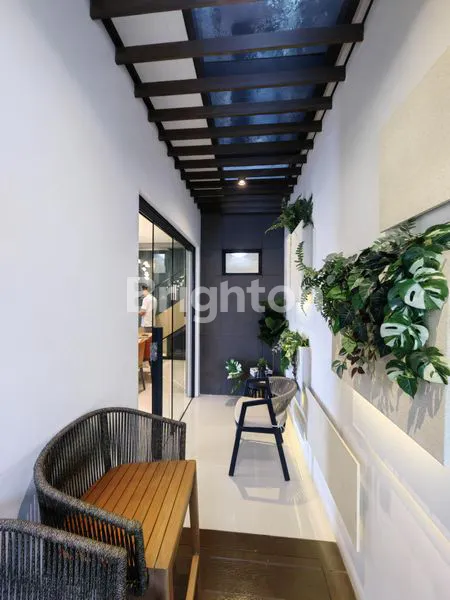 image RUMAH CANTIK STROZZI GADING SERPONG TANGERANG (5)