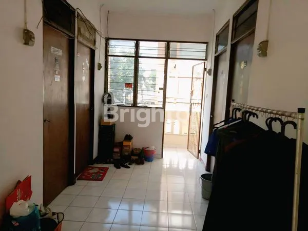 image RUMAH KOS HOOK 3 LANTAI SIAP AKTIF, STRATEGIS DEKAT DENGAN COMMERCIAL AREA & KAMPUS, TANJUNG DUREN, JAKARTA BARAT. (5)