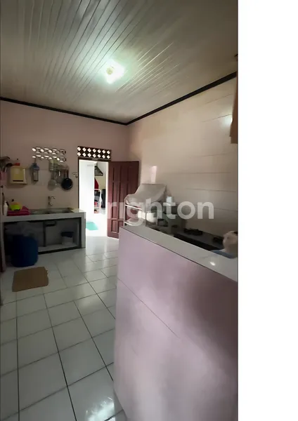 image RUMAH MODERN 2 LANTAI DI JALAN HENDRIAWAN SIE BALIKPAPAN (2)