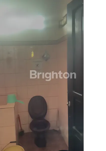 image RUMAH MODERN 2 LANTAI DI JALAN HENDRIAWAN SIE BALIKPAPAN (3)