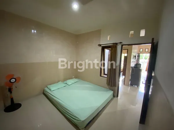 image RUMAH MINIMALIS DENGAN 3 KAMAR DEKAT GWK (5)