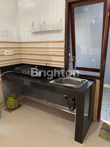 image RUMAH MINIMALIS DENGAN 3 KAMAR DEKAT GWK (7)