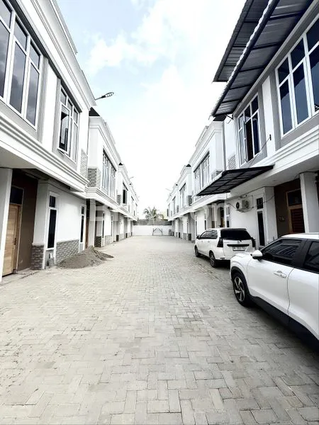 image SEKIP LUXE. TOWNHOUSE BARU. DAERAH SEKIP, ADAM MALIK. INTI KOTA.  (3)