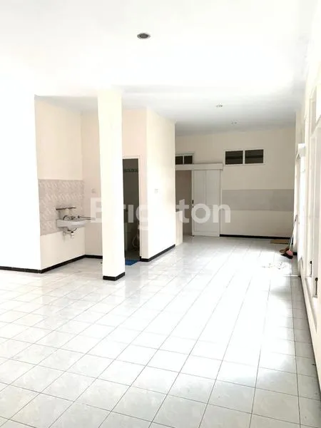 image GRIYA MAHKOTA GODEAN, SELANGKAH MALIOBORO, TOL RINGROAD (2)