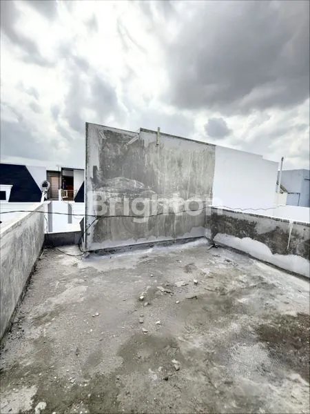 image TOWNHOUSE BARU LOKASI INTI KOTA MEDAN ± 450 METER DR JL.SEKIP - KOMPLEK SEKIP LUXE - LEBAR ROW KOMPLEK 10 METER (8)