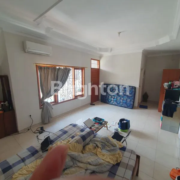 image RUMAH CANTIK 2 LANTAI, KONDISI BAGUS, GRAHA INDAH, GAYUNGSARI (3)