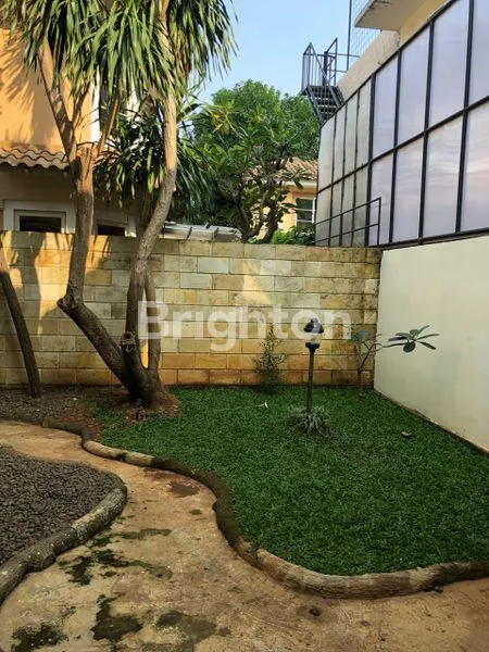 image RUMAH MEWAH SIAP HUNI LIPPO KARAWACI TANGERANG (2)