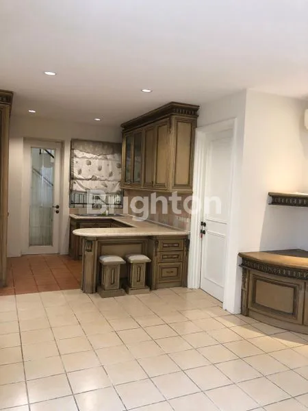 image RUMAH MEWAH SIAP HUNI LIPPO KARAWACI TANGERANG (3)