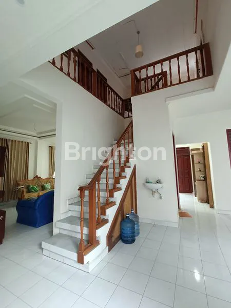 image RUMAH LANTAI DUA DI SIDAKARYA DENPASAR (7)