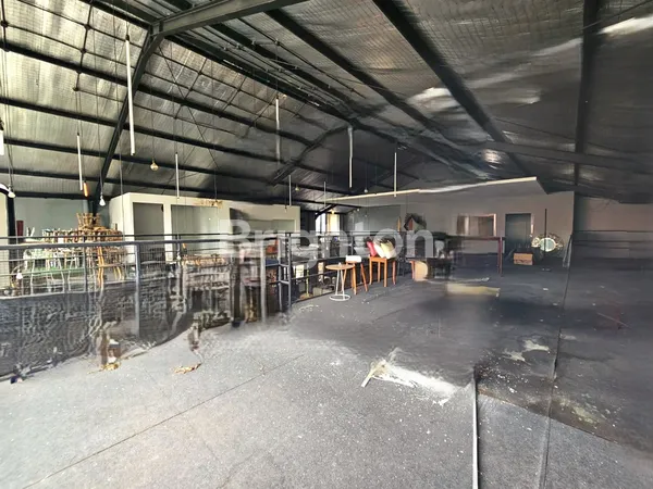 image SHOW ROOM, GUDANG, PAKET, CAFE DI DR. CIPTO SEMARANG (2)