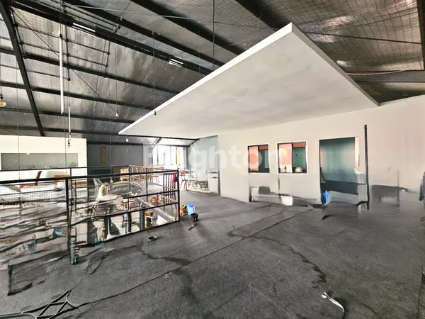 image SHOW ROOM, GUDANG, PAKET, CAFE DI DR. CIPTO SEMARANG (4)