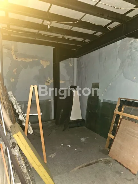 image SHOW ROOM, GUDANG, PAKET, CAFE DI DR. CIPTO SEMARANG (8)