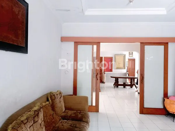 image HOT DEALS: RUMAH LUAS LOKASI SANGAT AMAN & NYAMAN STRATEGIS BEBAS BANJIR HITUNG TANAH COCOK UNTUK HUNIAN MEWAH, KOSAN, KANTOR, TANJUNG DUREN JAKARTA BARAT (2)