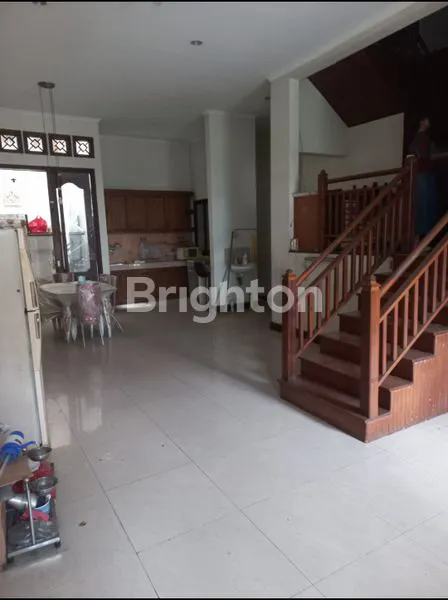 image RUMAH 2 LANTAI KLASIK DI TAMAN ARIES JAKARTA BARAT (7)