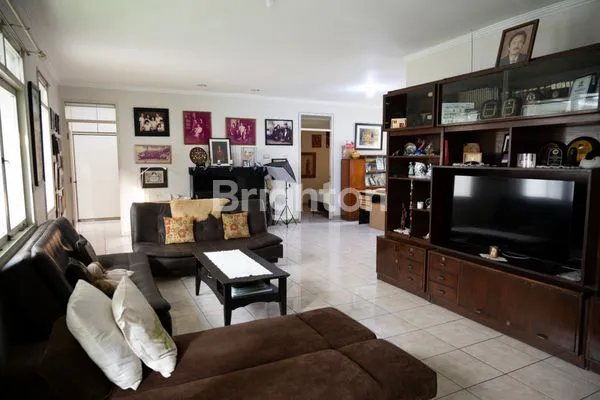 image RUMAH NYAMAN YANG TERAWAT SIAP HUNI DI TATAR WANGSAKERTA KBP (6)