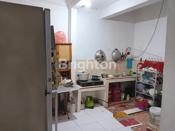 image RUMAH SIAP HUNI SUNTER STS DEKAT SUNTER GARDEN JAKARTA UTARA 2 1/2 LANTAI LT102 LB144 SHM (6)