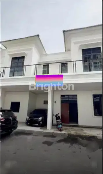 image RUMAH DI KOMPLEK SEPERTI BARU (1)
