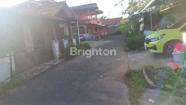 image JUAL RUMAH LAMA DI PONTIANAK KOTA HARGA NEGO (2)